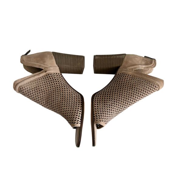 Vince Camuto Katnina Truffle Taupe Perforated
Nubuck Open Toe Booties Size 10 - Picture 3 of 8